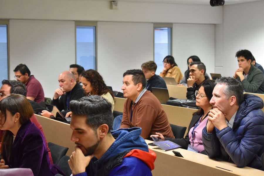 Attentive rows during a workshop